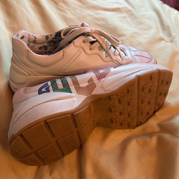 Gucci - Picture 2 of 4